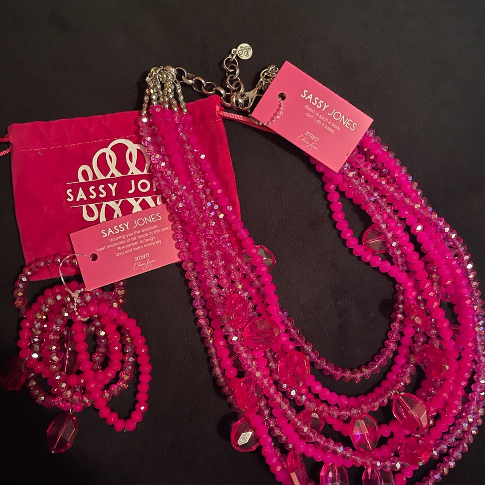 Sassy Jones necklace and bracelet